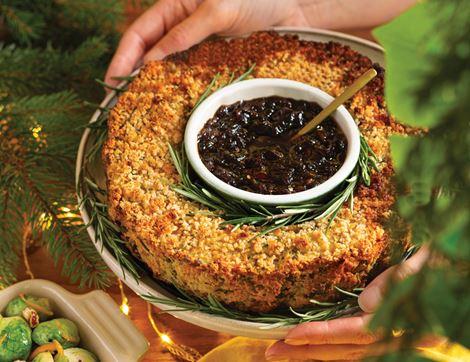 Festive Cheese & Leek Wreath with Red Onion Relish