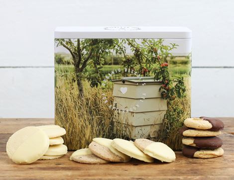 Sweet Biscuit Selection Tin, Organic, Daylesford (450g)