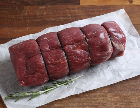 beef fillet barrel with garlic & bone marrow butter high welfare non organic farmison 700g