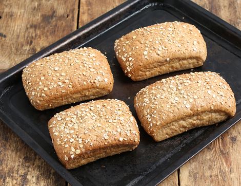 Oat-Topped Wholemeal Rolls, Bake at Home, Organic, Biona (300g)