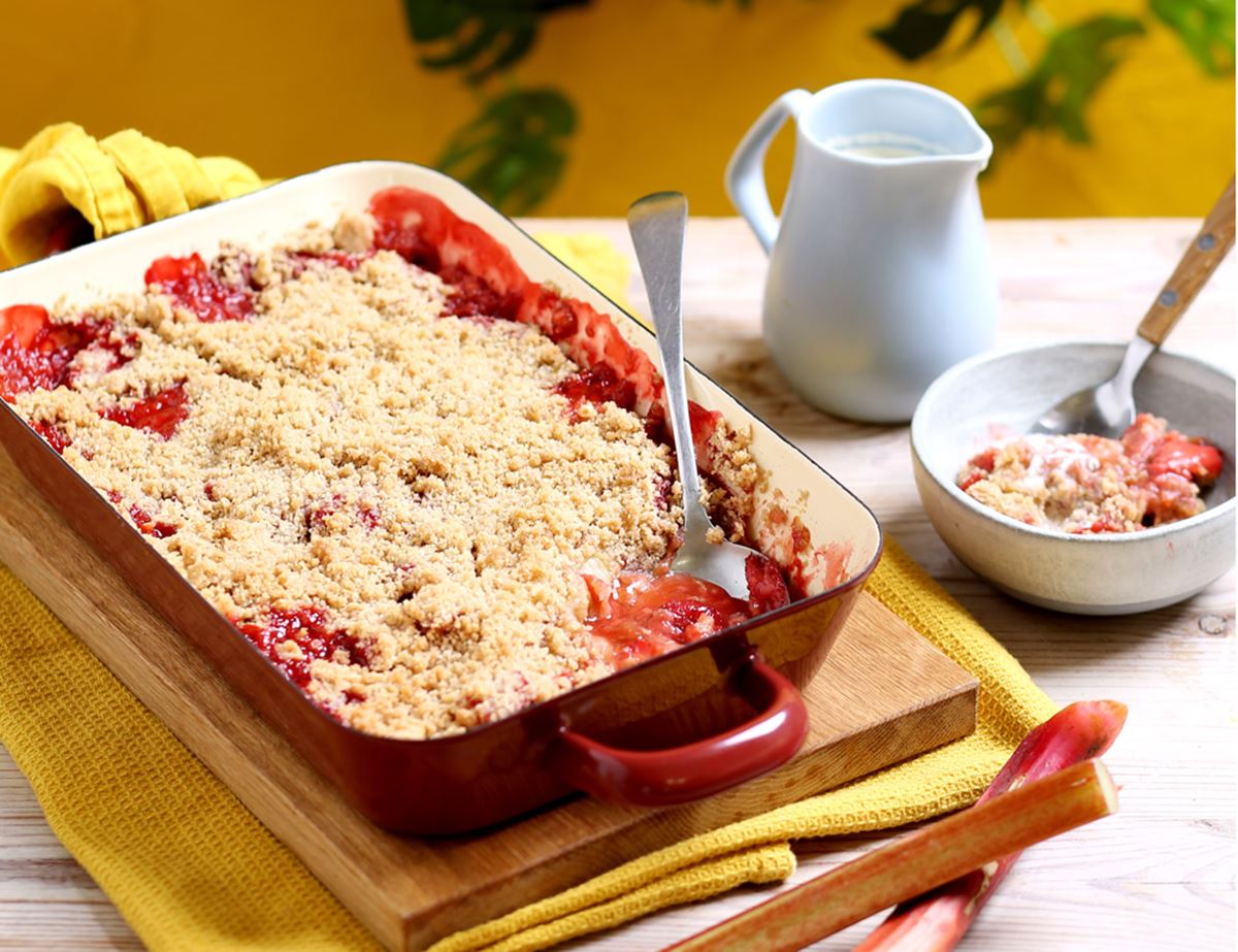 Strawberry & Rhubarb Crumble