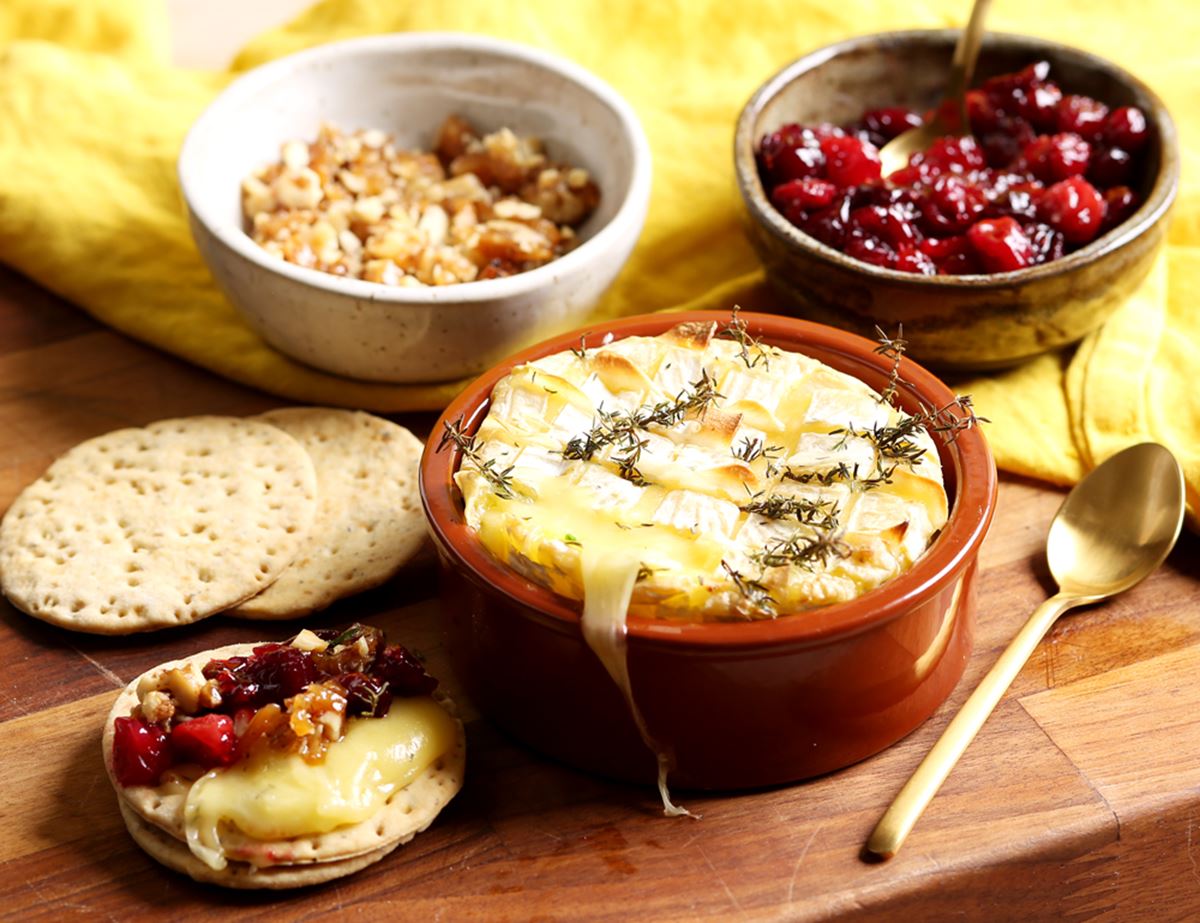 Baked Brie with Fresh Cranberry Sauce