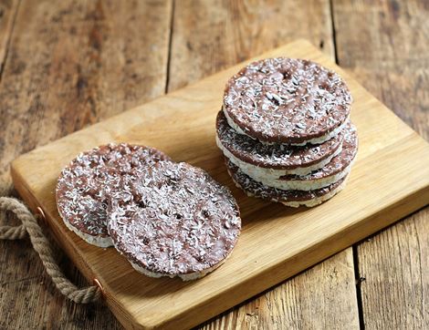 Rice Milk Chocolate & Coconut Rice Cakes, Gluten Free, Organic, Amisa (105g)