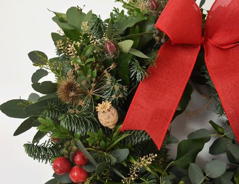 Traditional Christmas Wreath, Organic, Organic Blooms (16 inches)